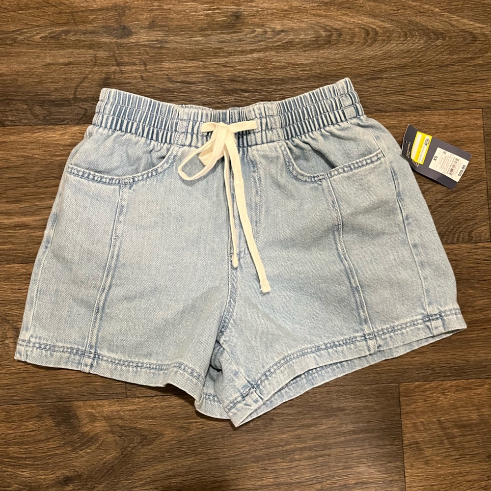 Universal Thread Shorts NWT